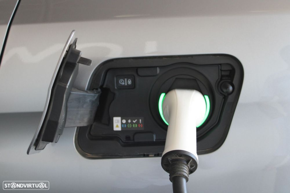 Peugeot 3008 1.6 Hybrid Allure Pack e-EAT8 - 26