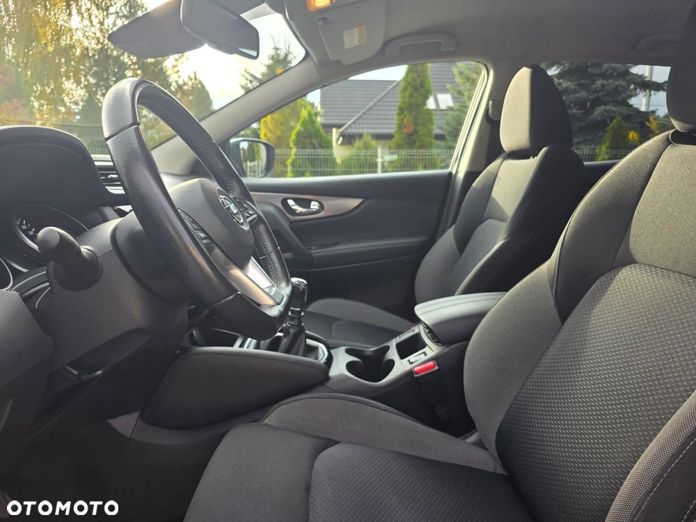 Nissan Qashqai 1.5 dCi TEKNA - 6