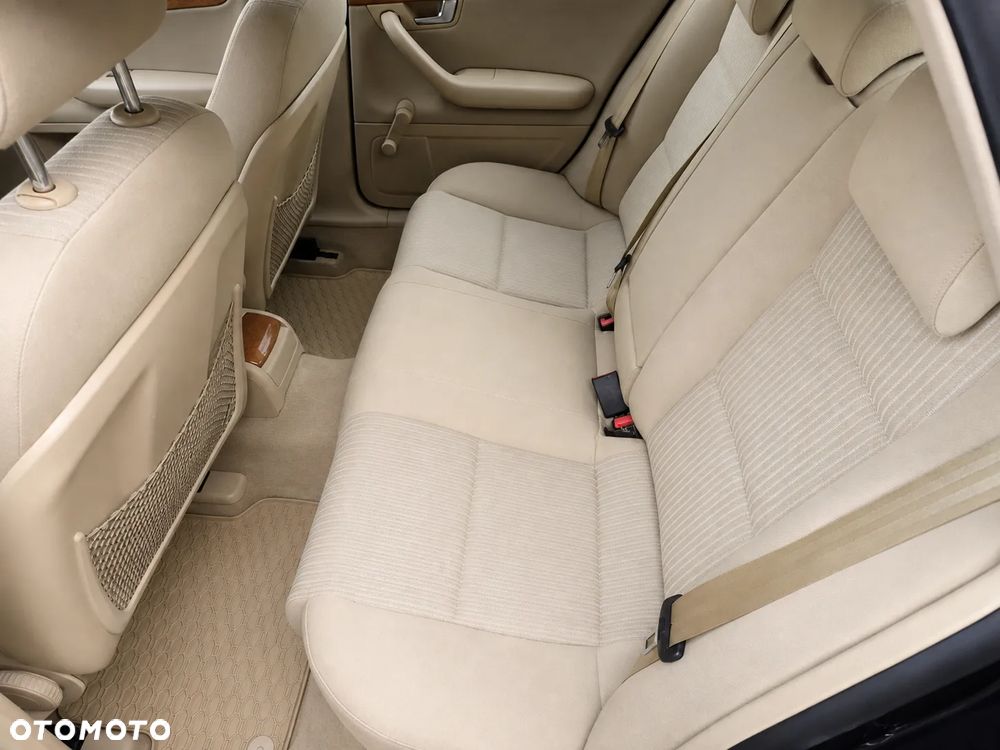 Audi A4 Limousine 2 - 23