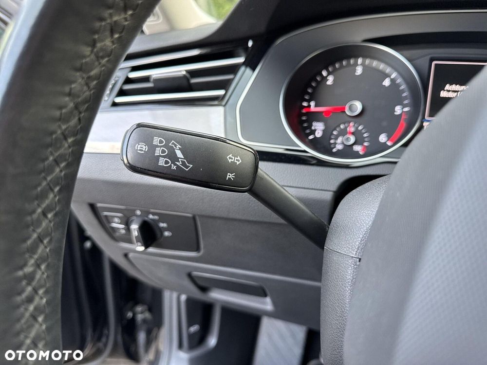 Volkswagen Passat 2.0 TDI EVO Business - 26