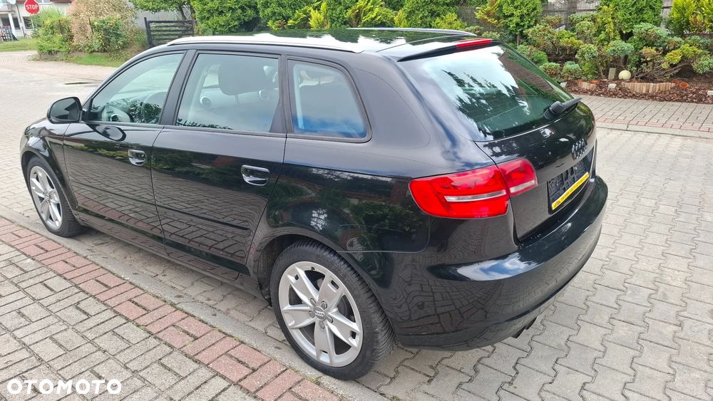 Audi A3 Sportback 2.0 TDI Ambiente - 4