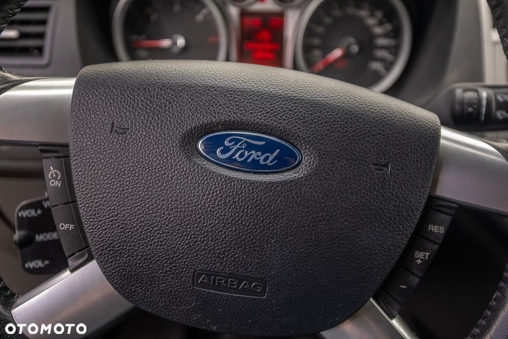 Ford Kuga 2.0 TDCi 2x4 Titanium - 21
