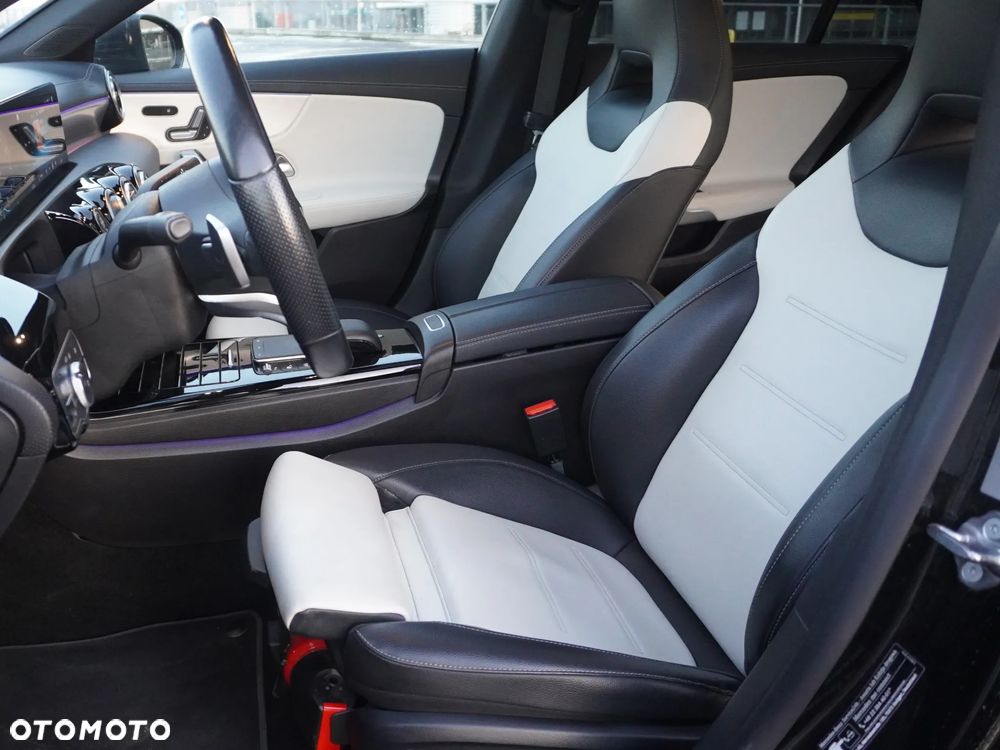 Mercedes-Benz CLA 200 AMG Line 7G-DCT - 20