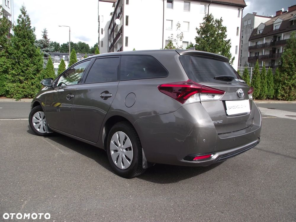 Toyota Auris 1.6 Classic Plus - 10