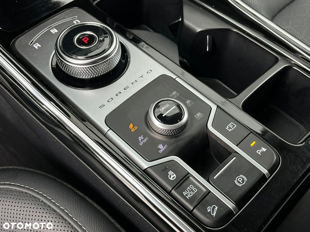 Kia Sorento - 25