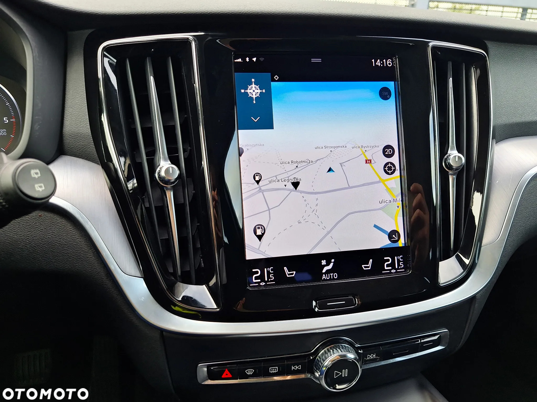 Volvo V60 D4 Momentum Pro - 33