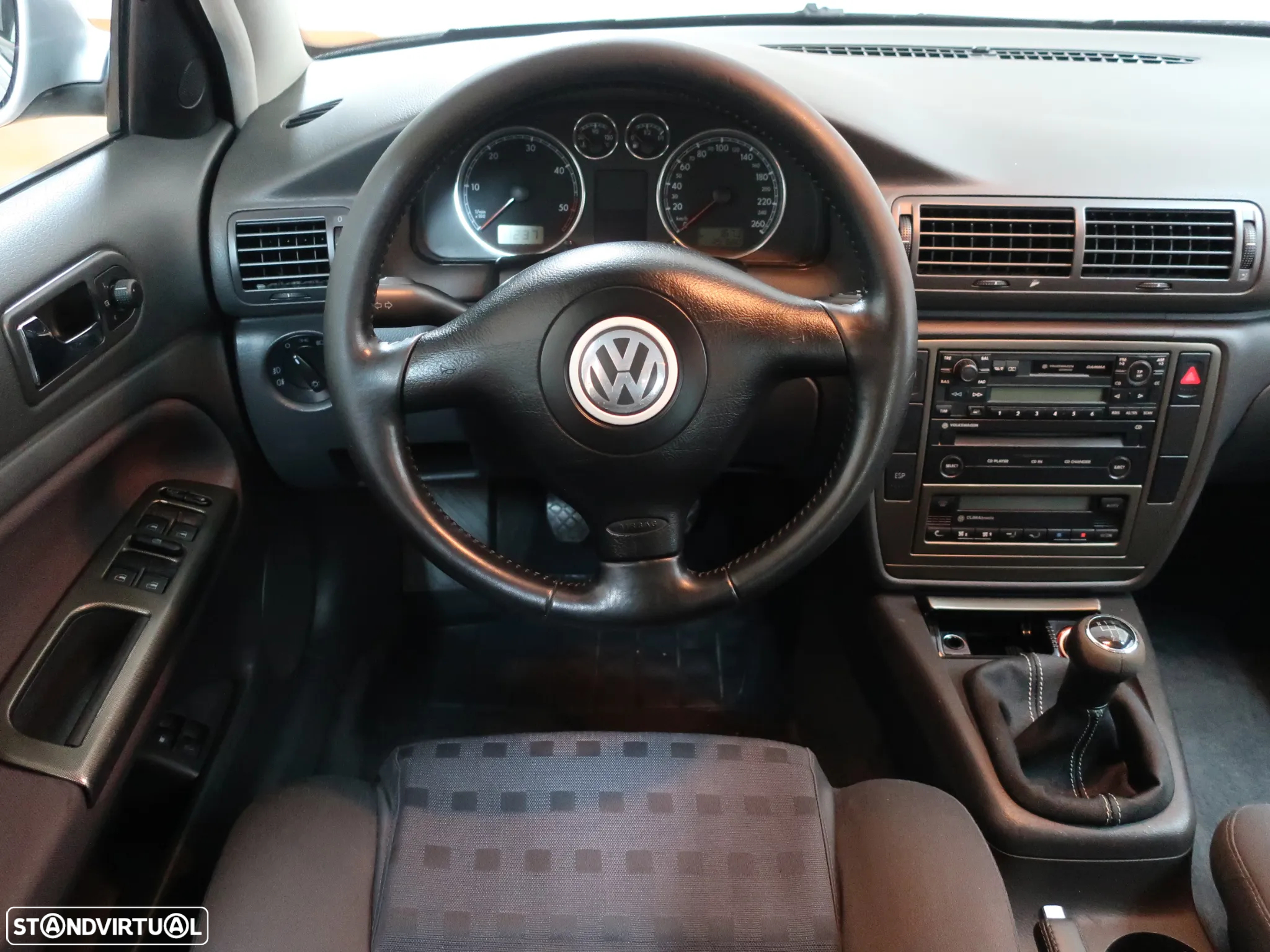 VW Passat 1.9 TDi Trendline - 16