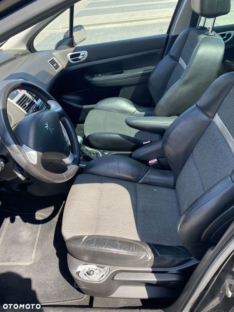 Peugeot 307 2.0 - 8