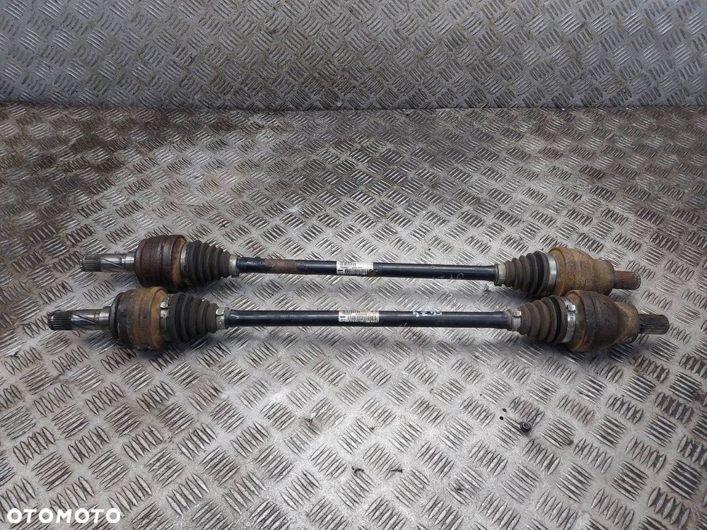 PÓŁOŚ LEWY TYŁ + PRAWY TYŁ VOLVO XC90 I 2.4 D5 30735565 - 1