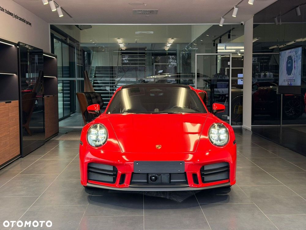 Porsche 911 Carrera - 2