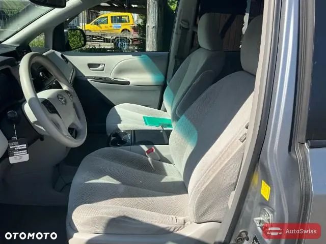Toyota Sienna 3.5 LE AWD - 23