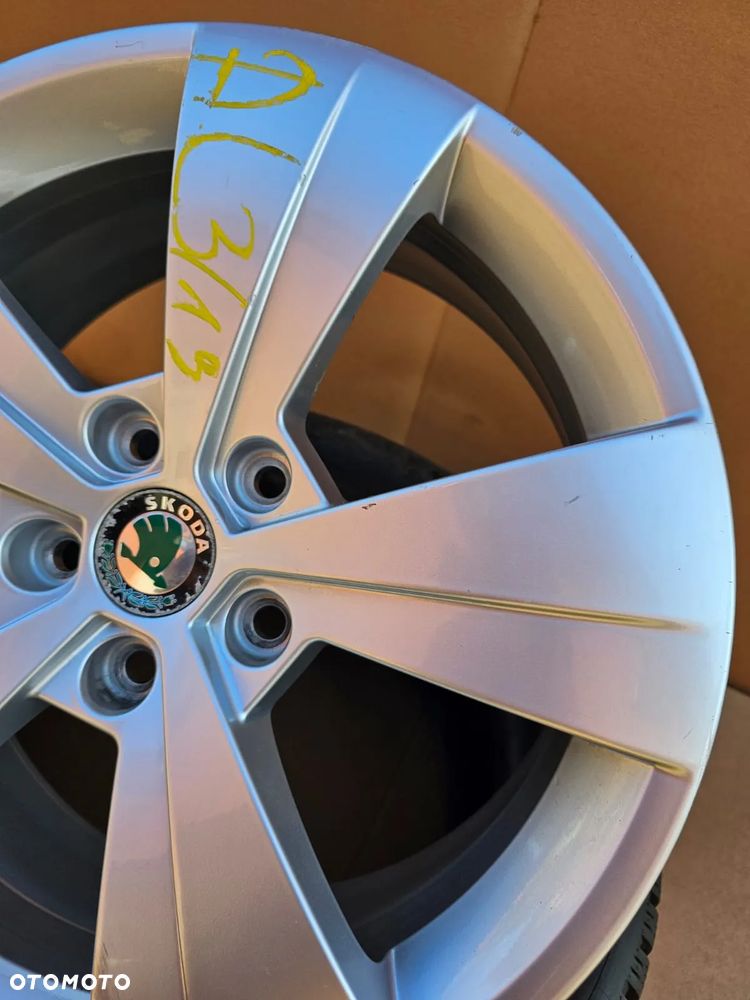 (F104) Skoda SuperB 3 III OE / 3V0 601 025A / 6,5Jx17 ET41 5x112 - 3