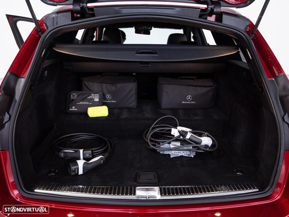 Mercedes-Benz E 300 de 4Matic 9G-TRONIC AMG Line - 13
