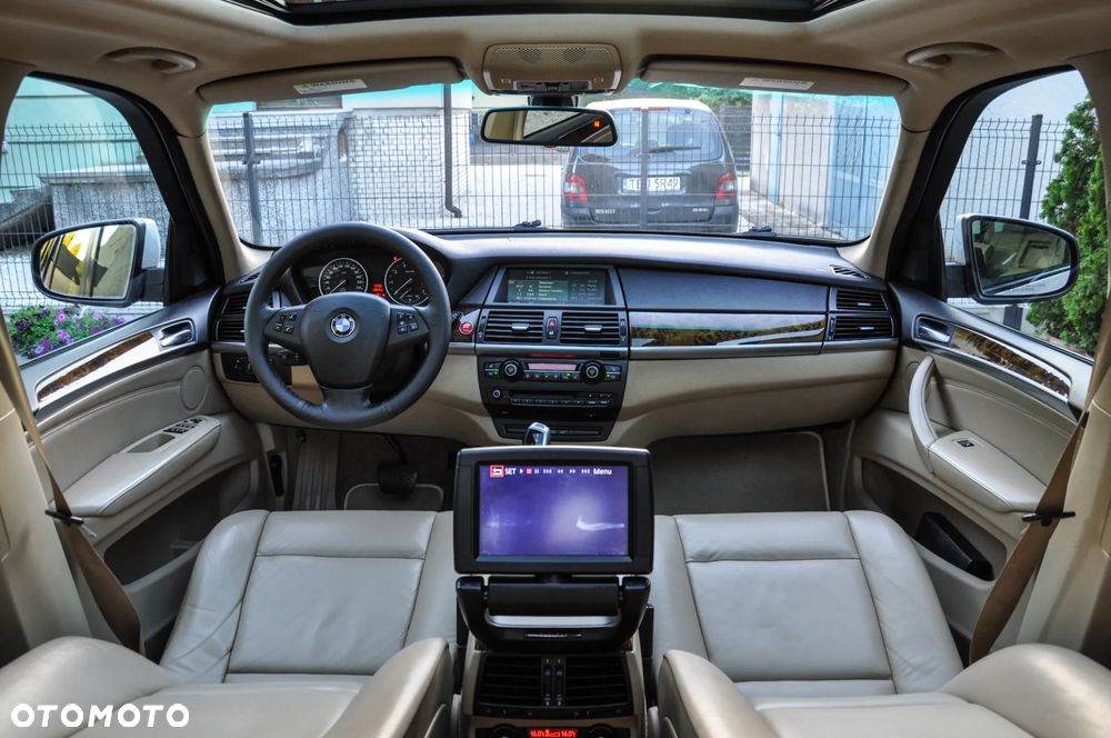 BMW X5 3.0si - 11