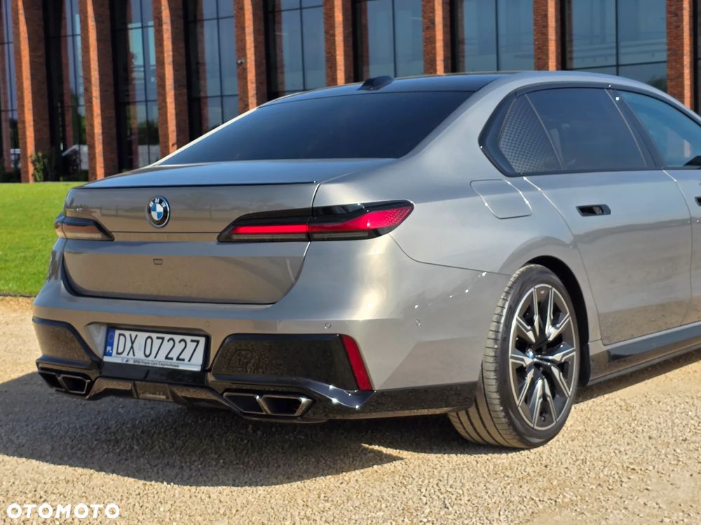 BMW Seria 7 M760e PHEV xDrive sport - 11