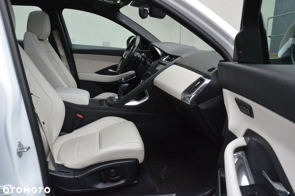 Jaguar E-Pace 2.0 i4P AWD R-Dynamic - 33