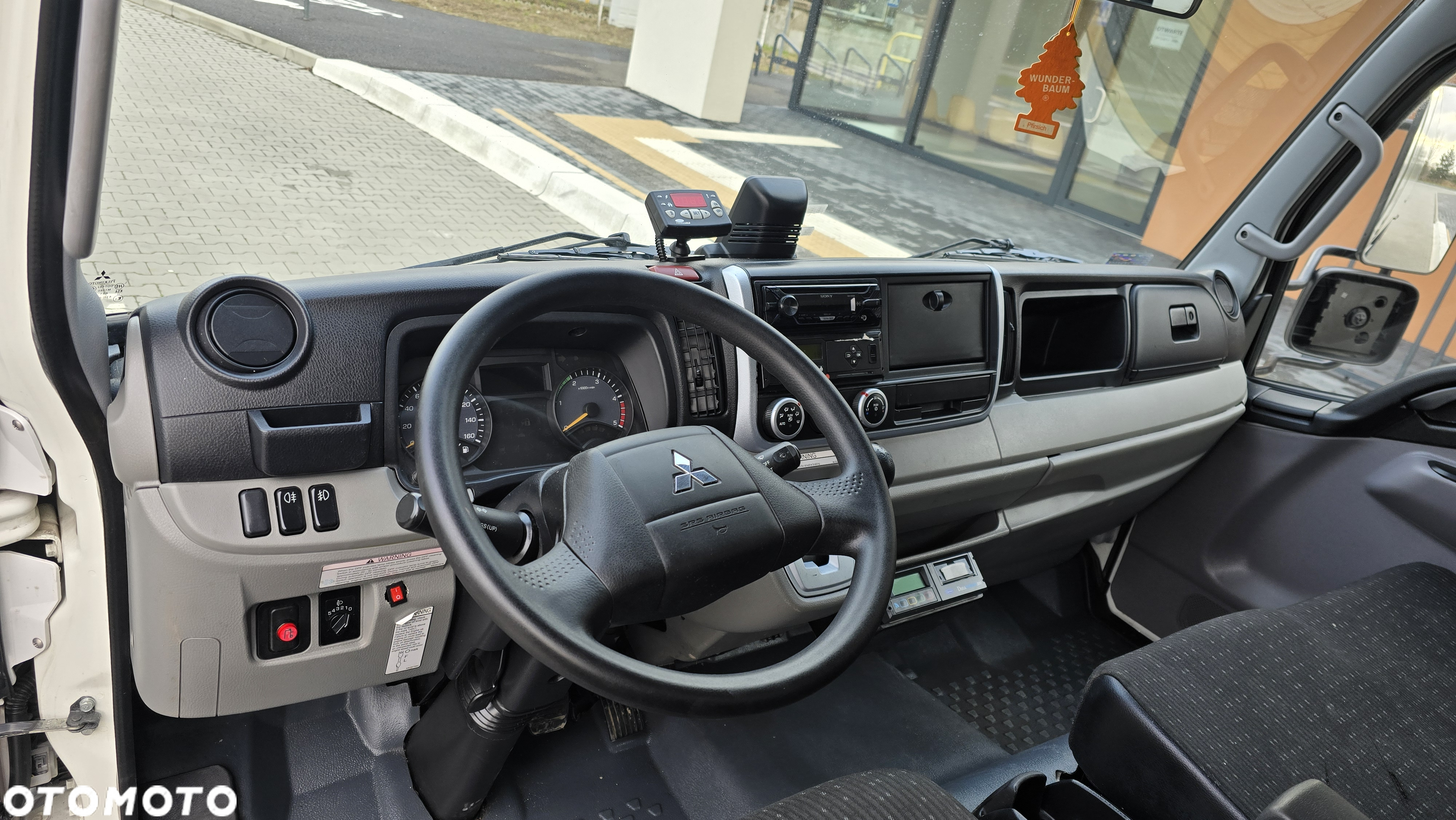 FUSO MITSUBISHI FUSO CANTER 7C15 ❗️❗️SILNIK IVECO / IGLOOCAR 6.20M 12EP / DMC 7.5T / CARRIER XARIOS 500 / SALON POLSKA / CHŁODNIA / MROŹNIA / -25 +25 / GRZANIE / ZASILANIE 230V / BLIŹNIAKI / DRUKARKA / RAMA / CABSTAR MAXITY   JAK NOWY ❗️❗️ - 7