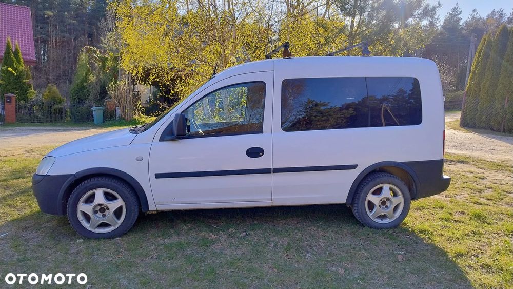 Opel Combo Tour Essentia - 10