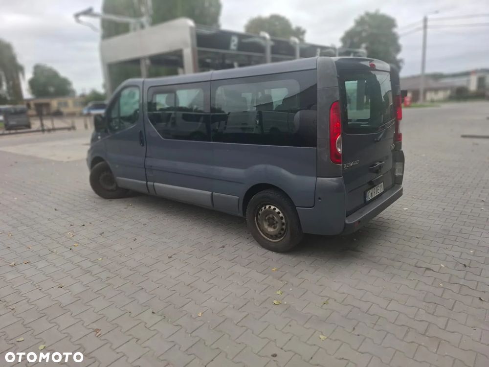 Renault Trafic Grand Passenger Black Edition - 10