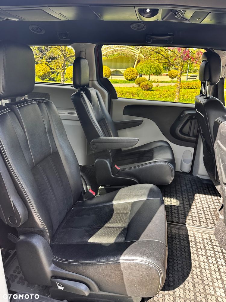 Dodge Grand Caravan 3.6 R/T - 15