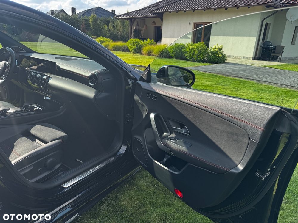 Mercedes-Benz CLA 250 4-Matic 7G-DCT - 16
