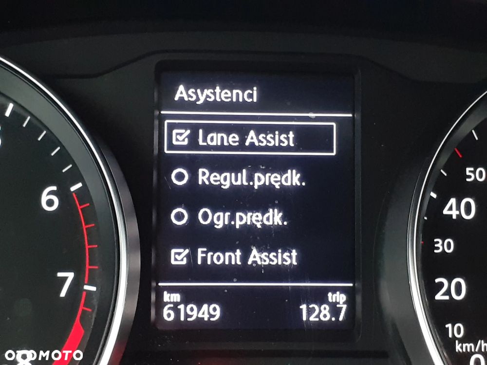 Volkswagen Passat - 11