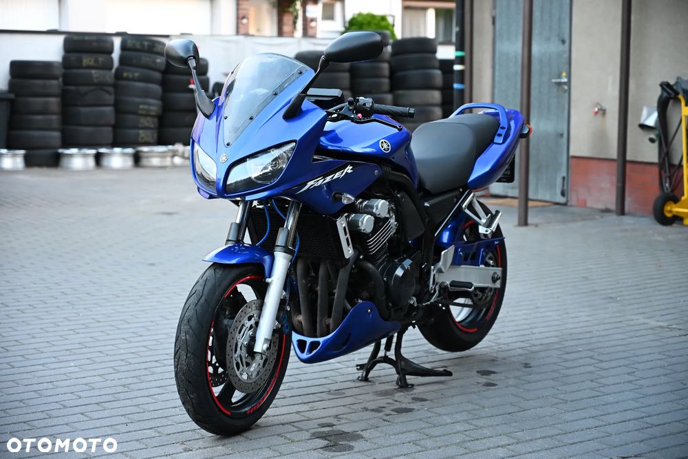 Yamaha FZS - 8