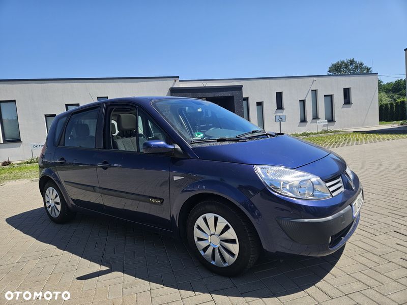Renault Scenic 1.6 16V Confort Privilege - 11