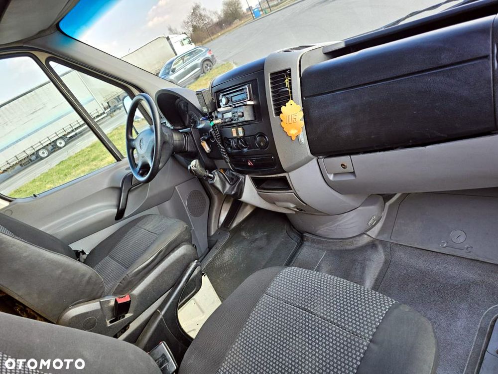 Mercedes-Benz Sprinter - 26