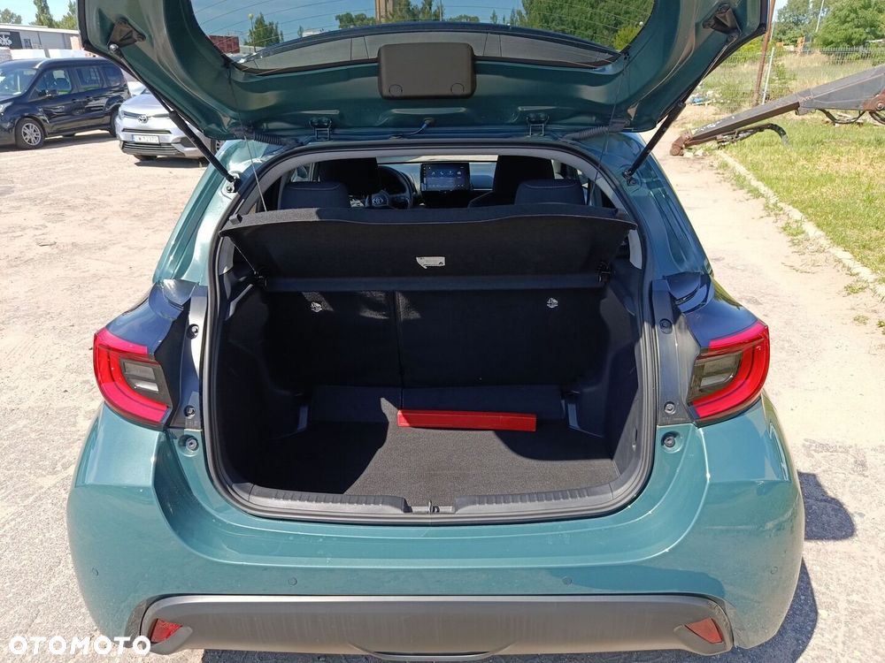 Toyota Yaris Hybrid 1.5 Style - 13