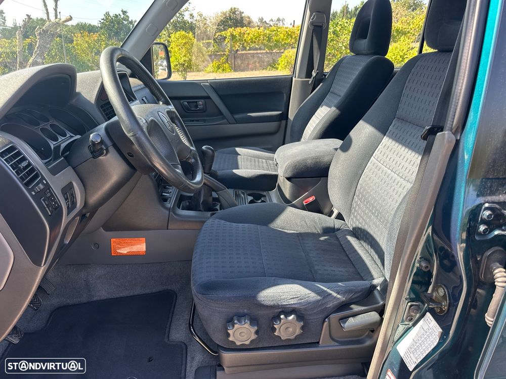 Mitsubishi Pajero 3.2 DI-D GLS TA Longo - 17