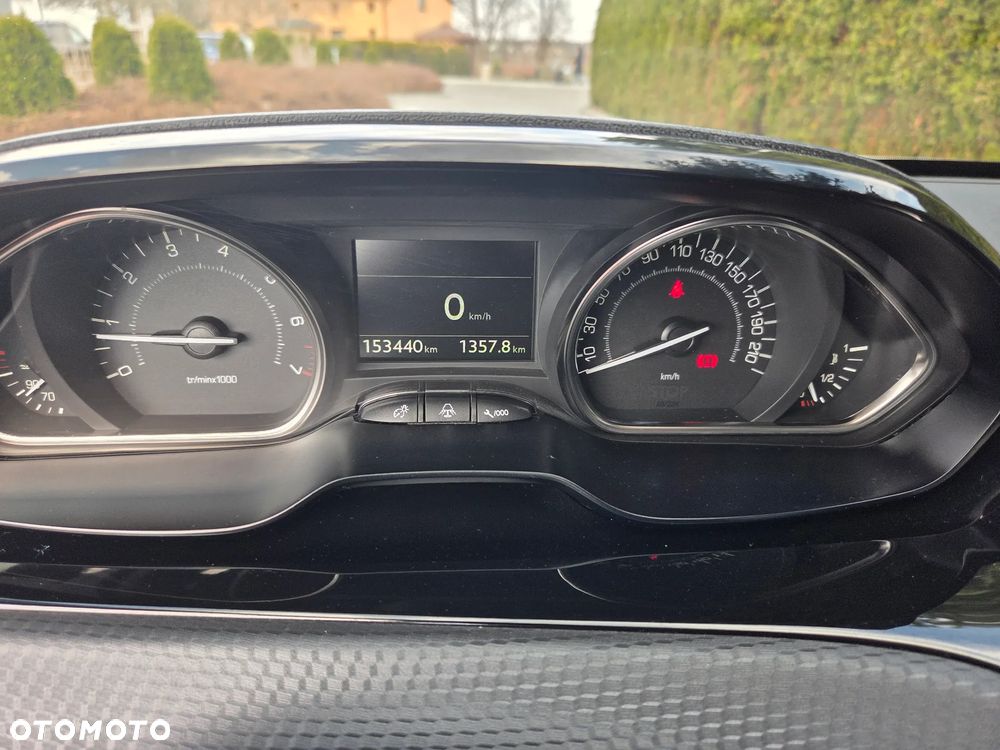 Peugeot 2008 PureTech 110 Stop&Start Urban Move - 25