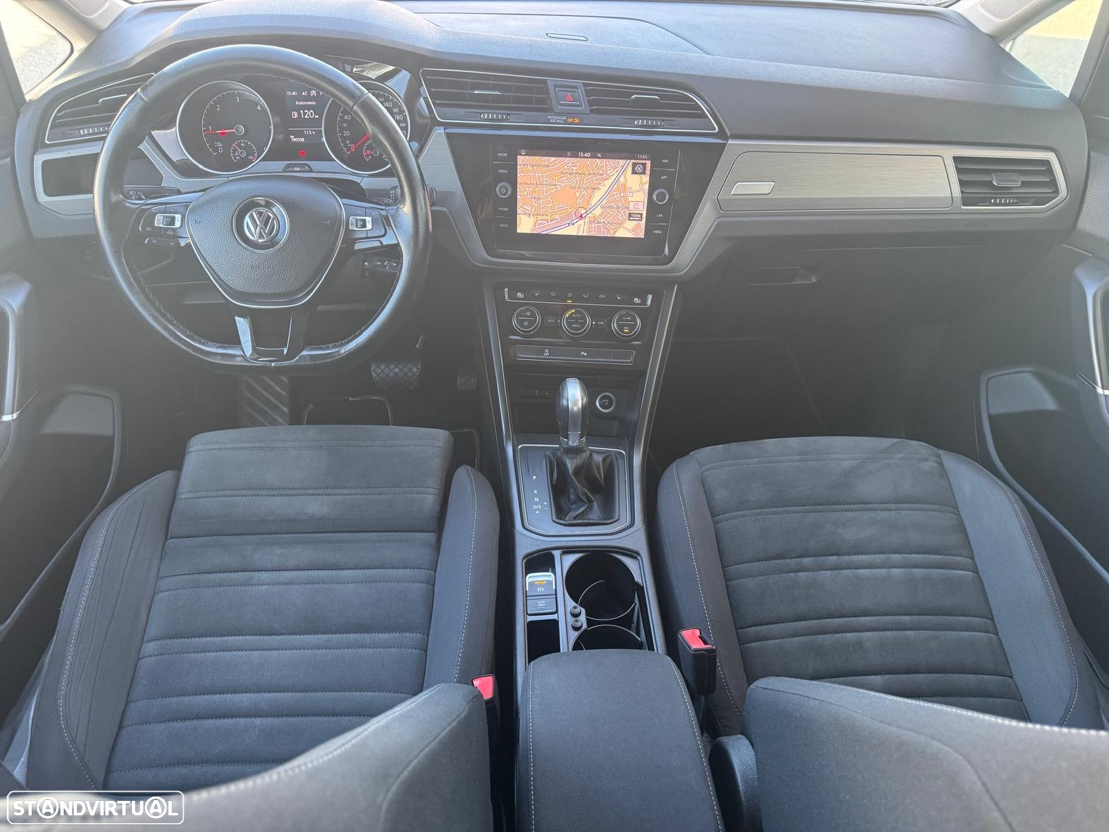 VW Touran 1.6 TDI Confortline DSG - 12