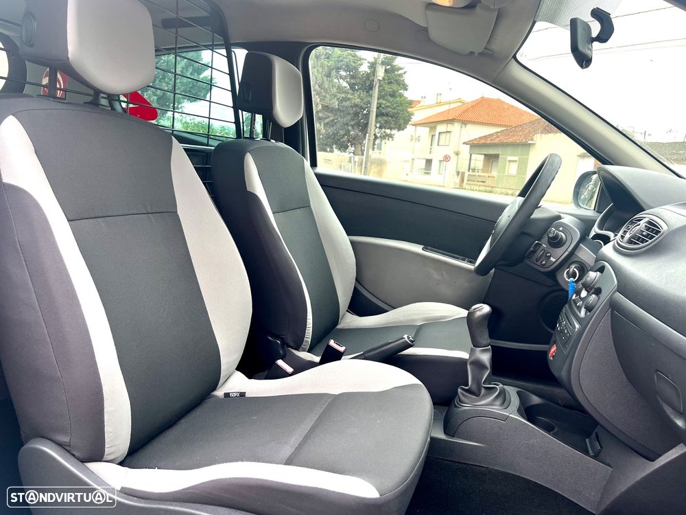 Renault CLIO III 1.5DCI VAN 68cv AC | 2 DONOS | DEZ.2010 - 26