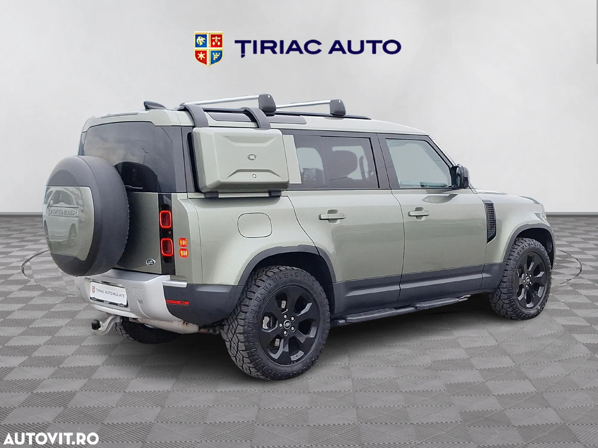 Land Rover Defender 110 2.0L D240 SE - 5