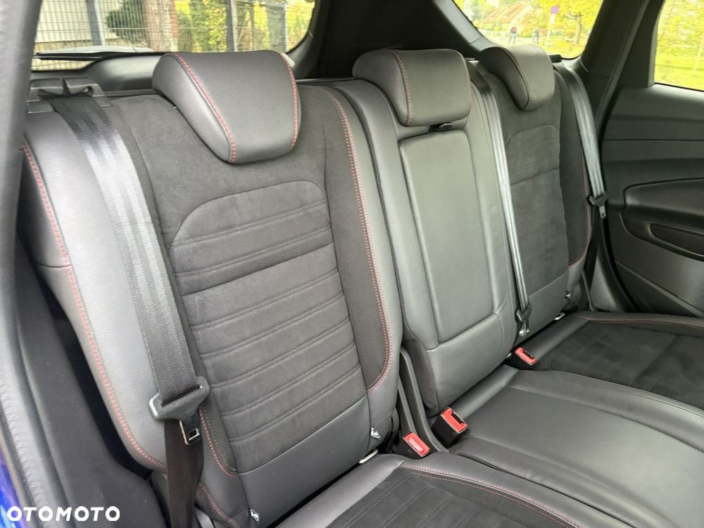 Ford Kuga - 31
