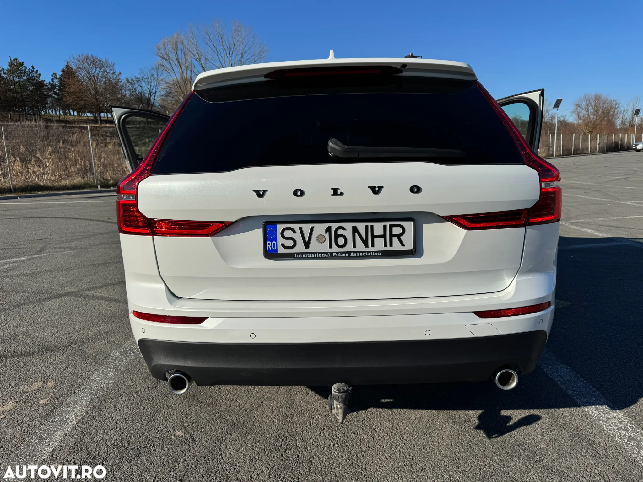Volvo XC 60 B4 MHEV AWD Momentum - 14