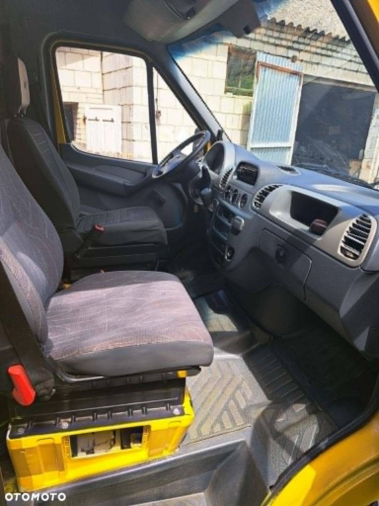 Mercedes-Benz Sprinter - 22