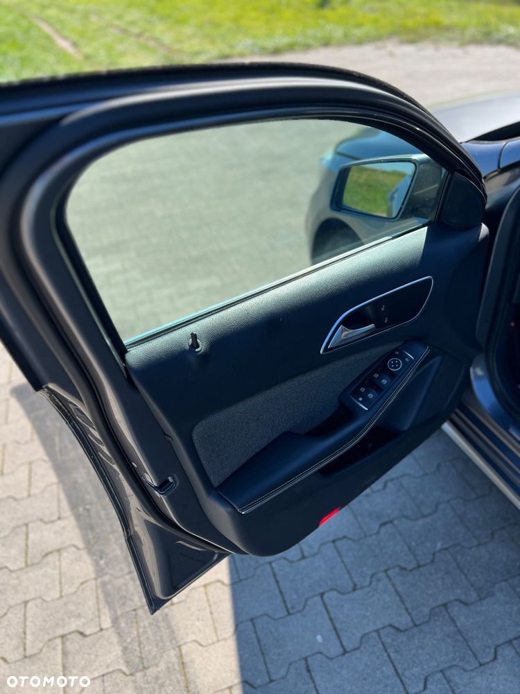 Mercedes-Benz Klasa A 180 (BlueEFFICIENCY) Style - 9