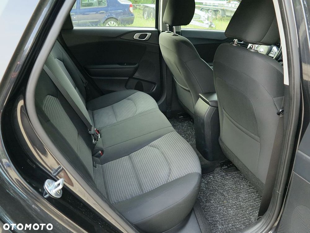 Kia Ceed - 14