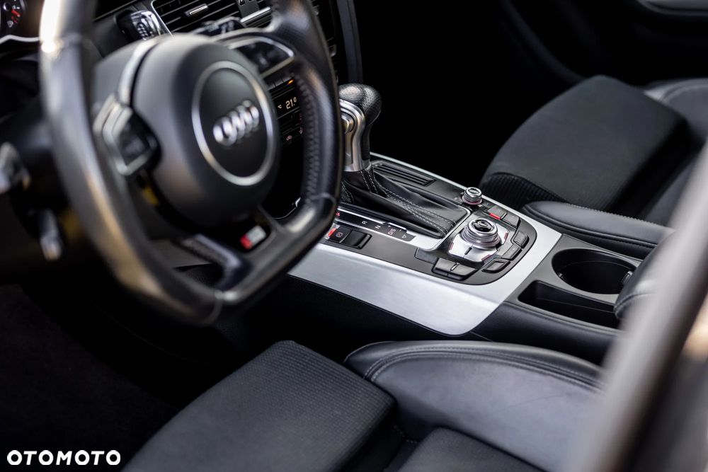 Audi A4 Avant 2.0 TDI DPF quattro S tronic S line Sportpaket - 8
