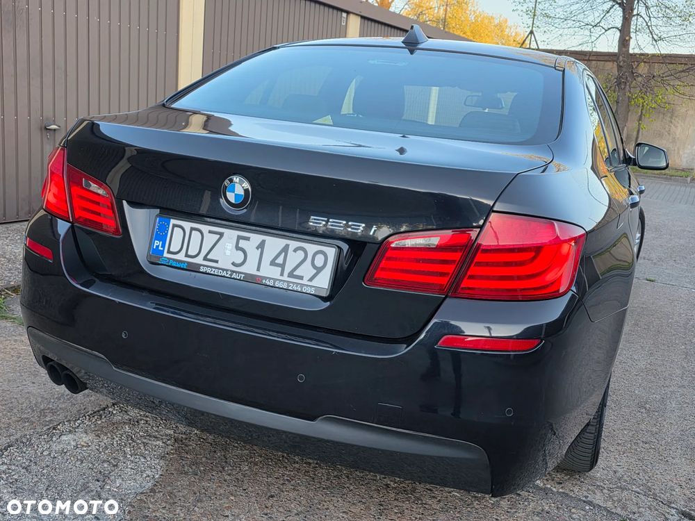 BMW Seria 5 523i Sport-Aut - 8