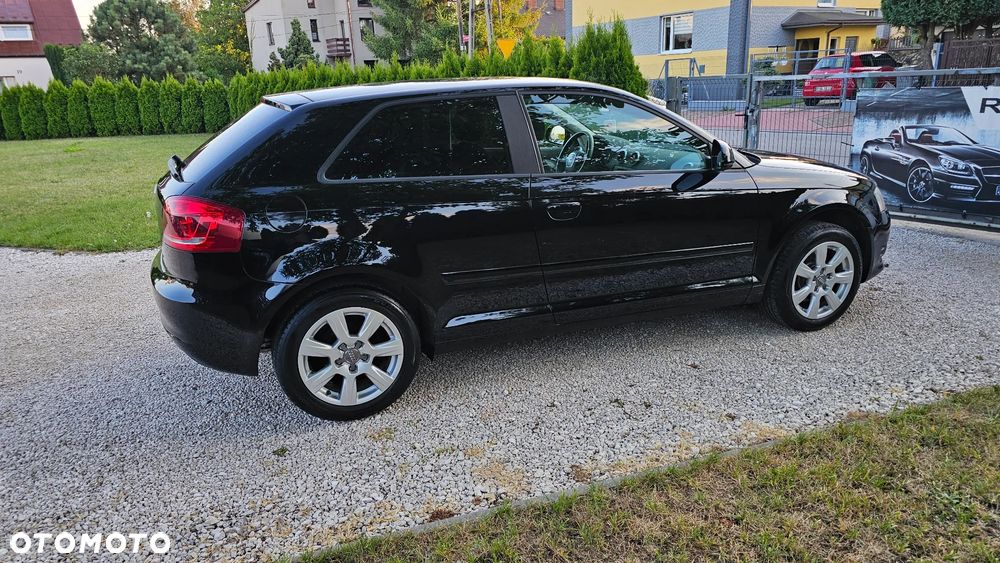 Audi A3 Sportback 1.6 Ambiente - 22