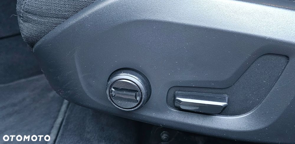 Volvo V90 D4 Geartronic Momentum Pro - 33
