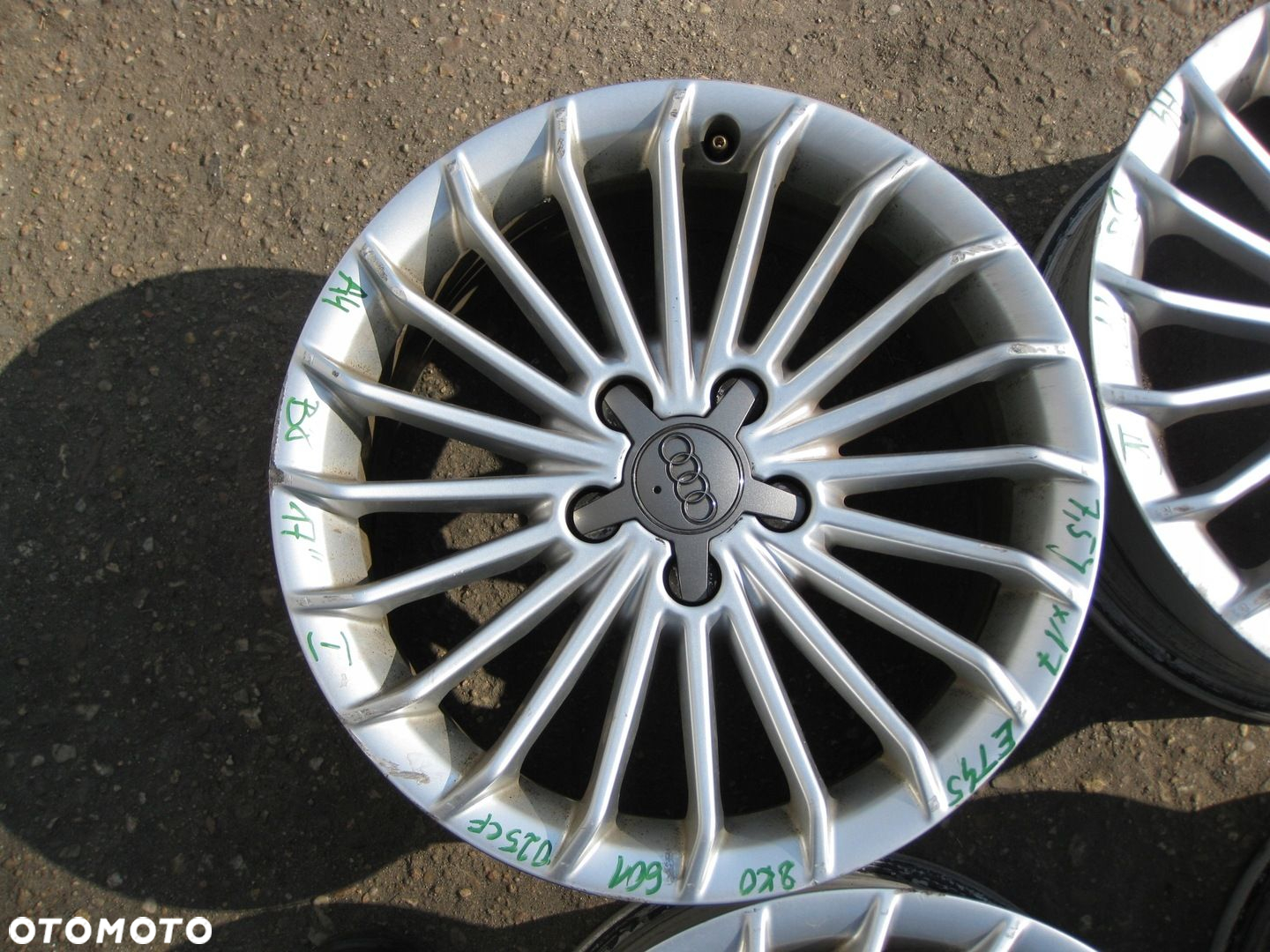 AUDI A4 B8 FELGI ALUMINIOWE 17" ET 45 KOMPLET 8K0601025CF - 4