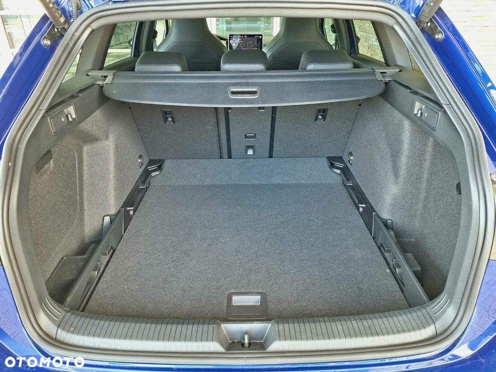Volkswagen Golf Variant 1.5 eTSI mHEV R-Line Plus DSG - 30