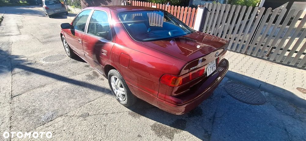 Toyota Camry - 16