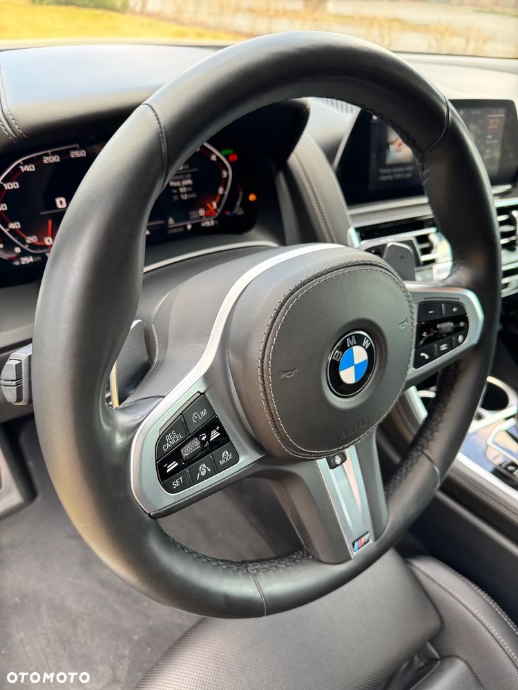 BMW Seria 8 - 27