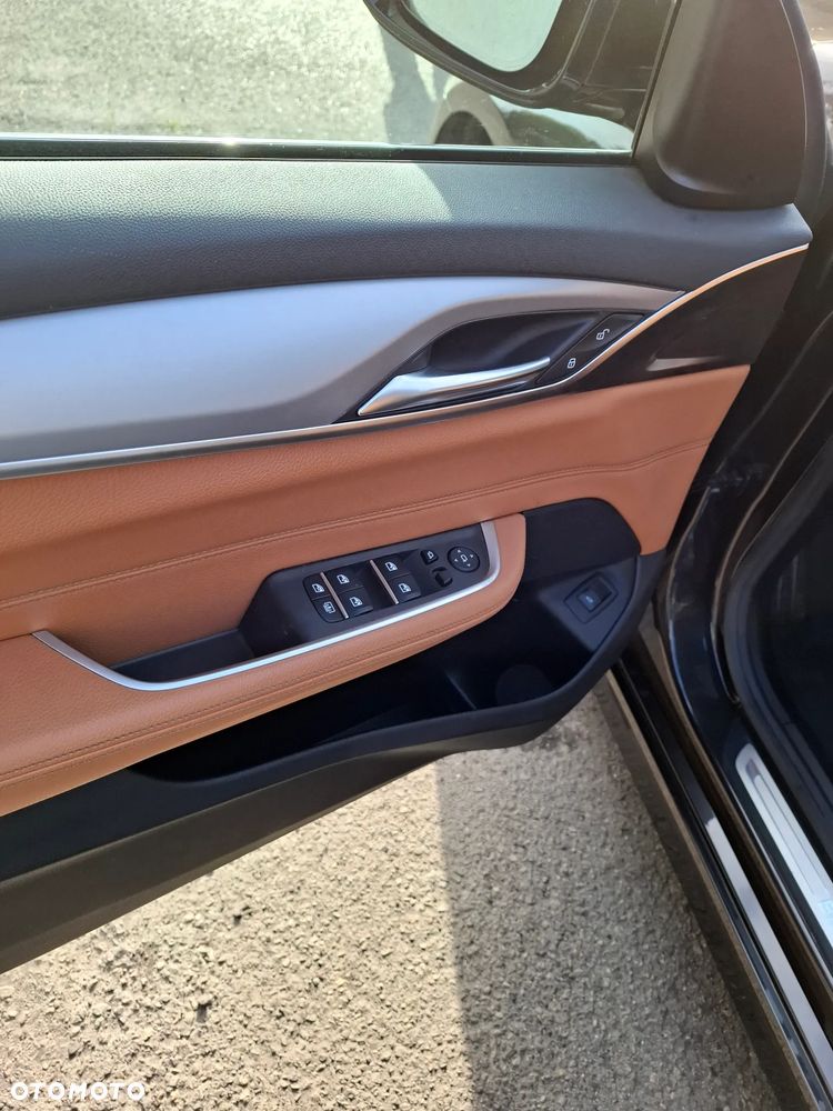 BMW 6GT - 6