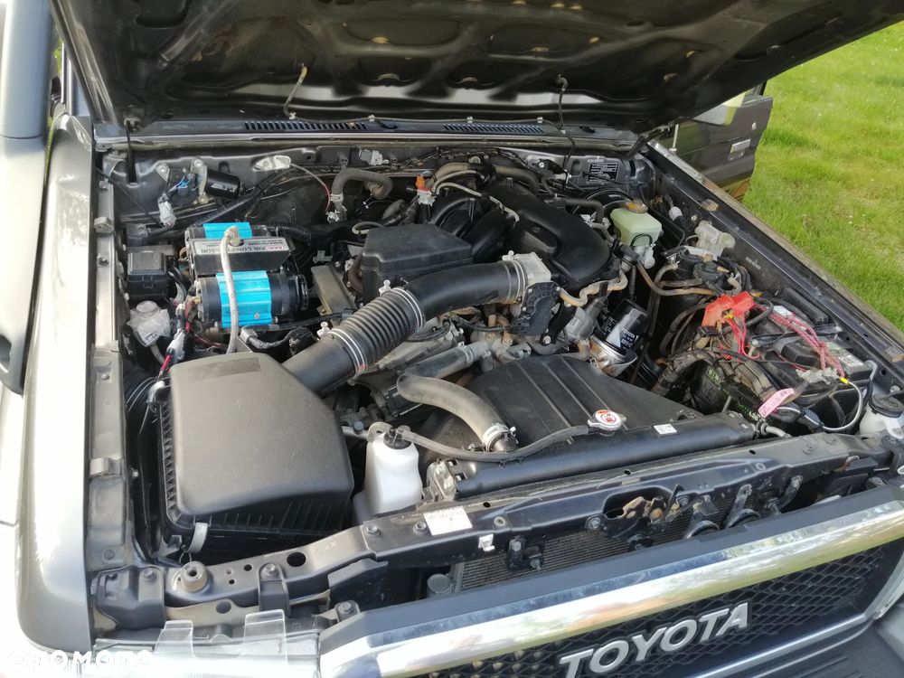 Toyota Land Cruiser - 7